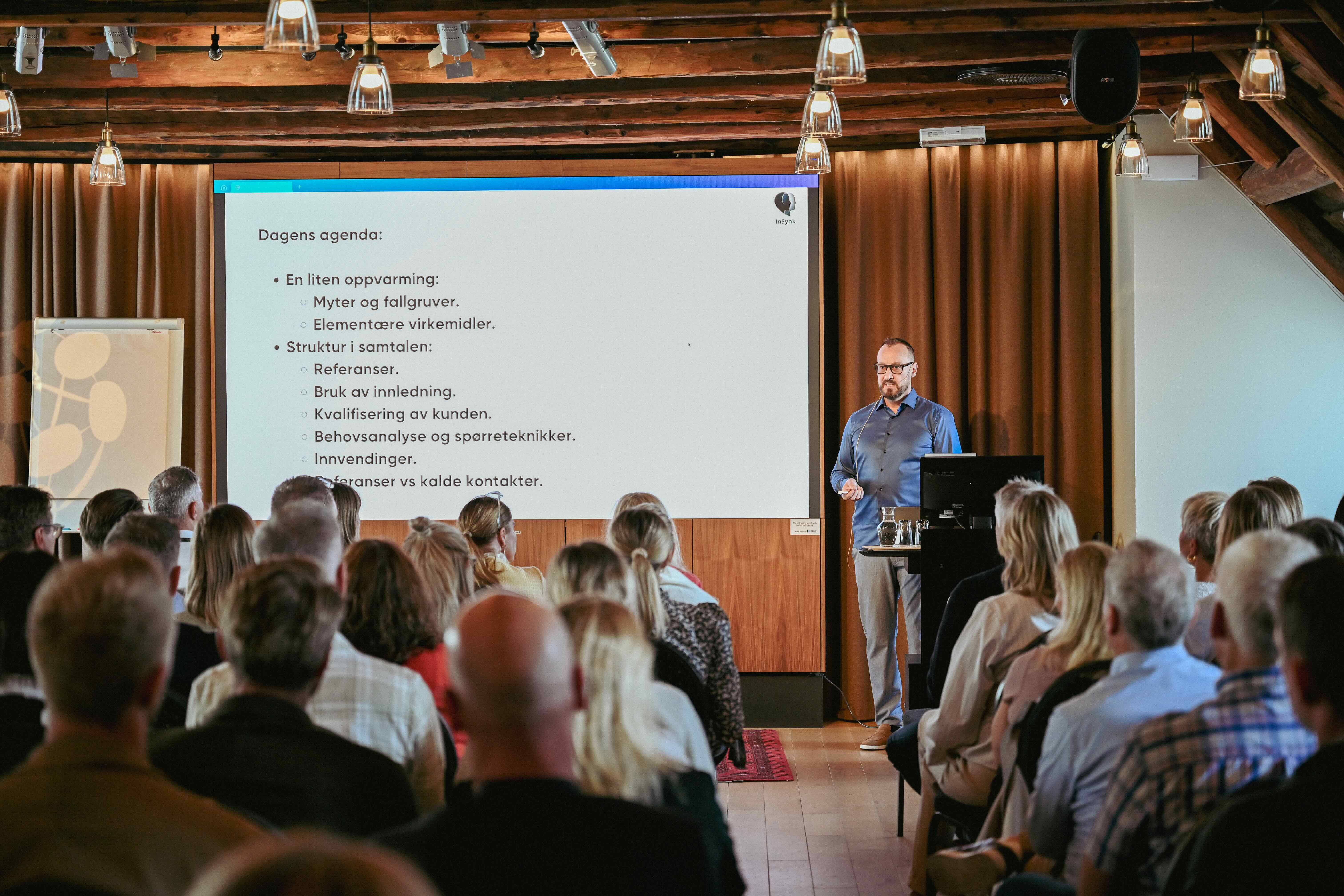 Ti konkrete tips: Slik blir du en bedre selger