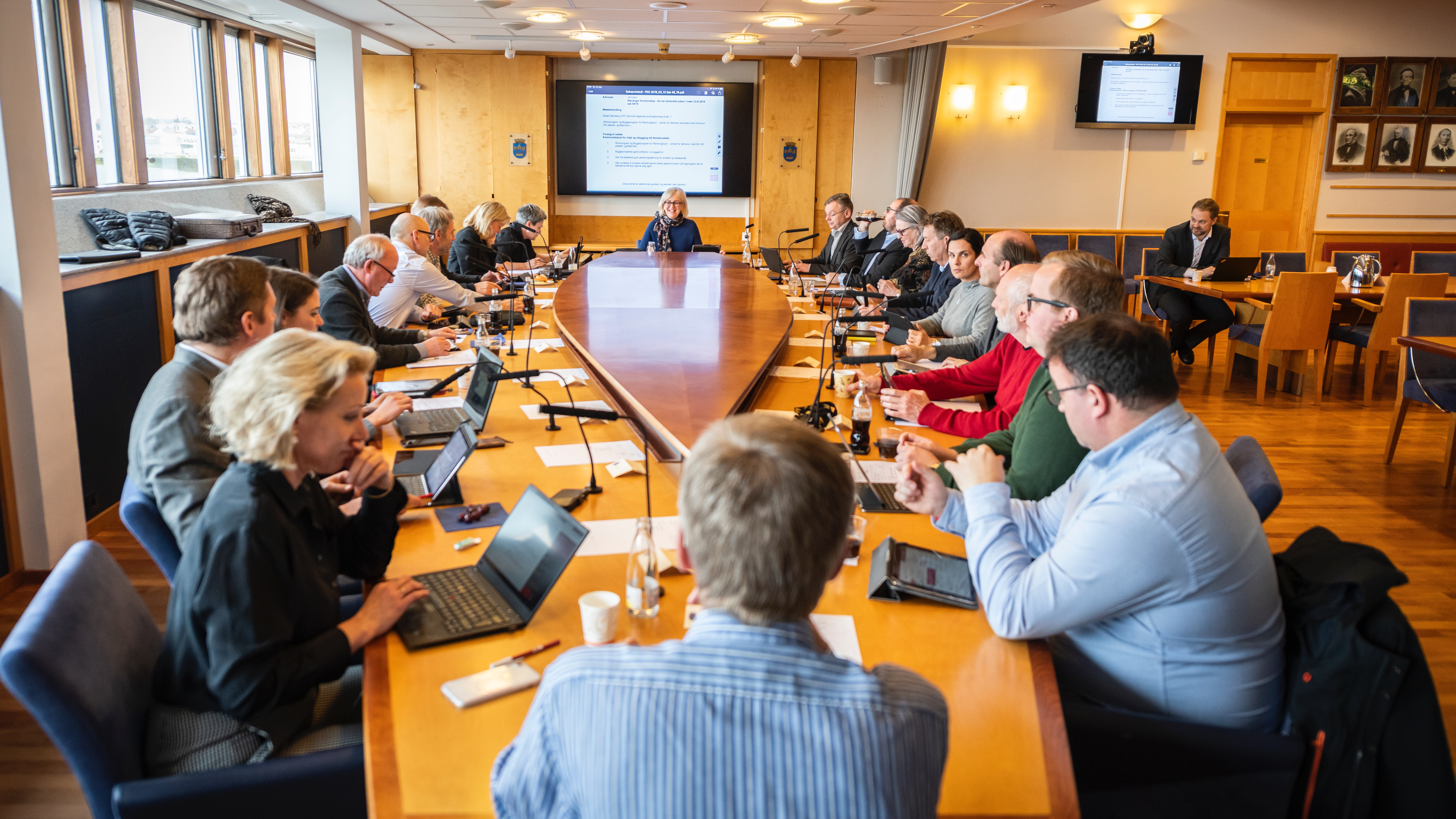 I tre av fire saker er blokkene enige (1)