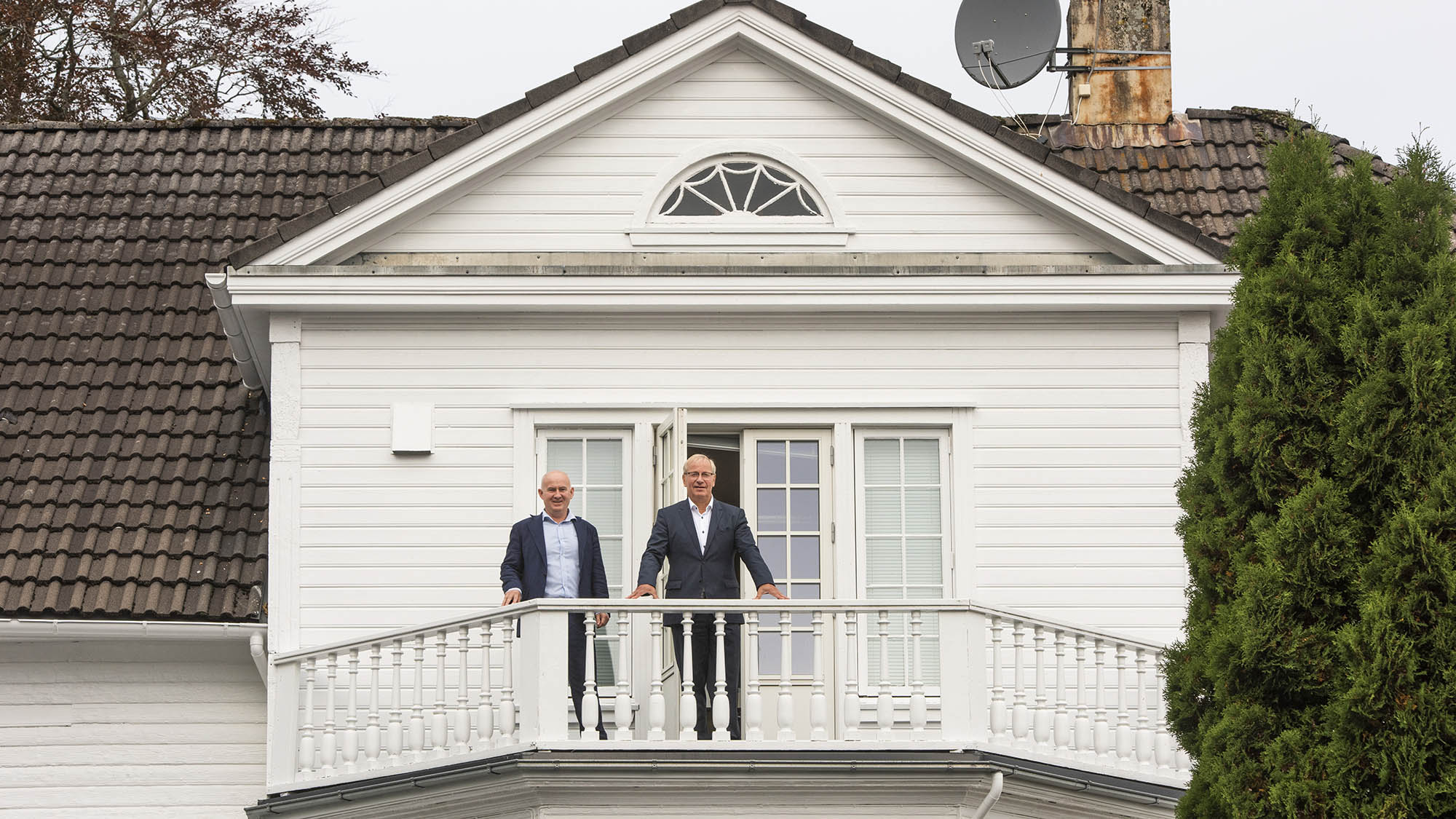 Lokale, tilstede og nær kundene