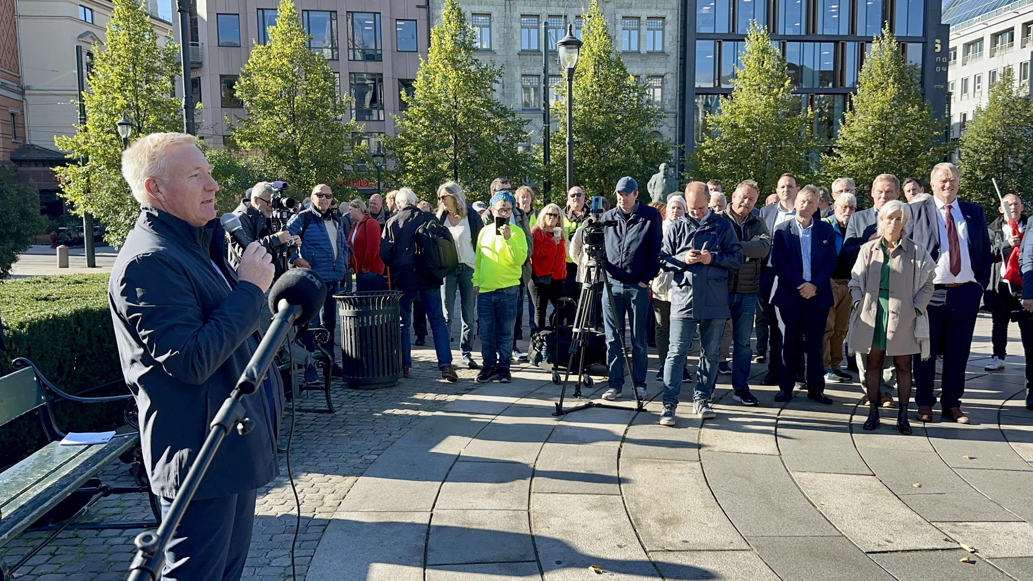 Sa ifra utenfor Stortinget