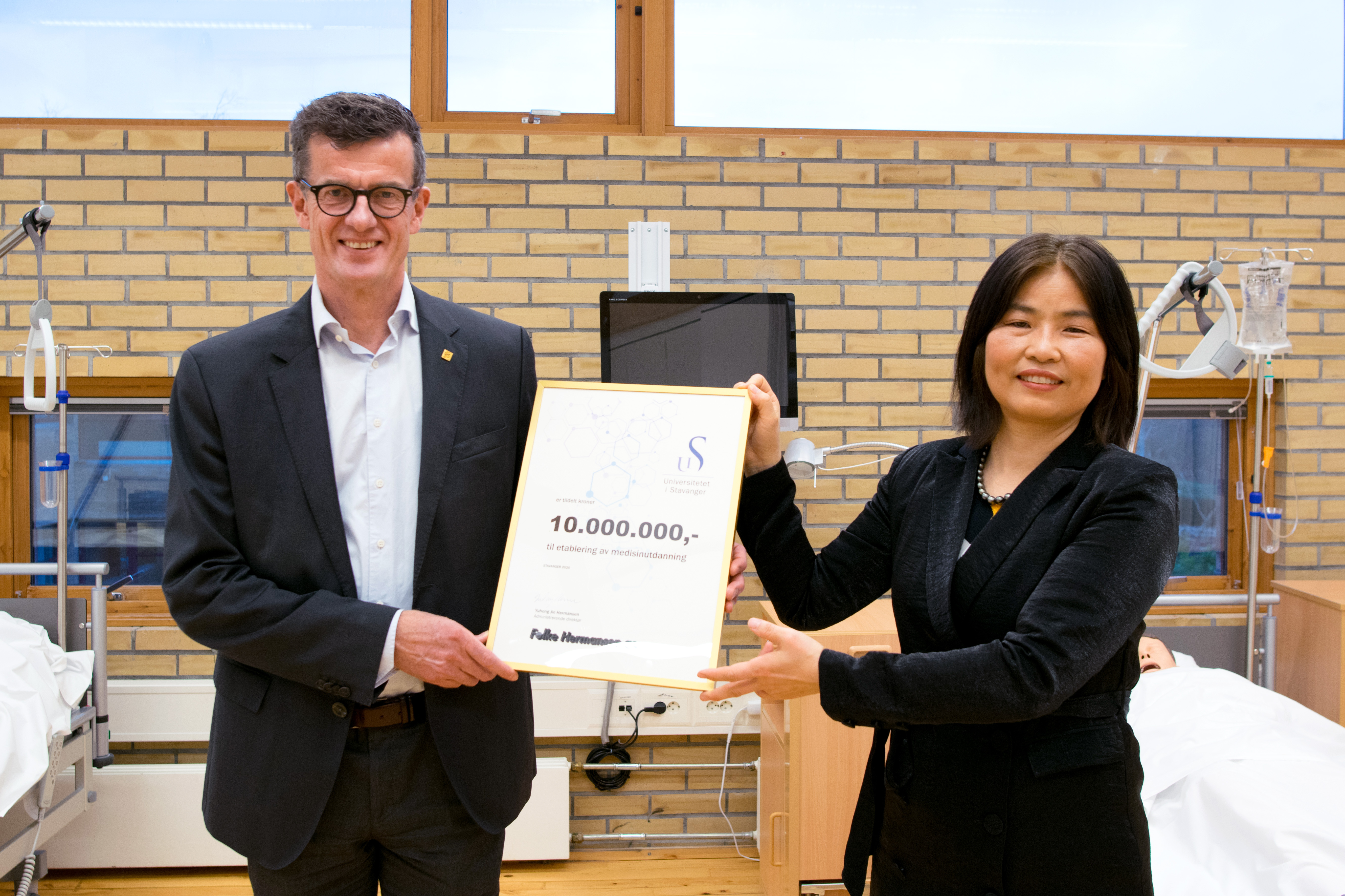 Folke Hermansen AS gir 10 millioner til medisinstudiet ved UiS